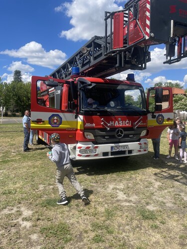 382coQuEwLABmp3X8aSI.jpg
